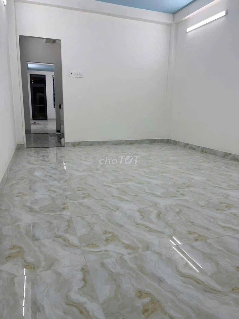 A Hồng Bàng is 4 x 18 5 5 floor 5 room 6 toilets are in trouble