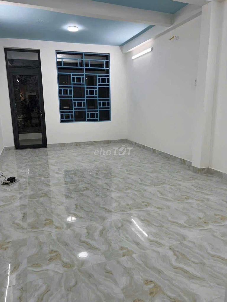 A Hồng Bàng is 4 x 18 5 5 floor 5 room 6 toilets are in trouble
