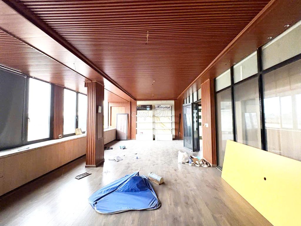 Area 9 x17 m - Home 1 403 Lê Đại Hành, District 11 - an elevator 6 stories