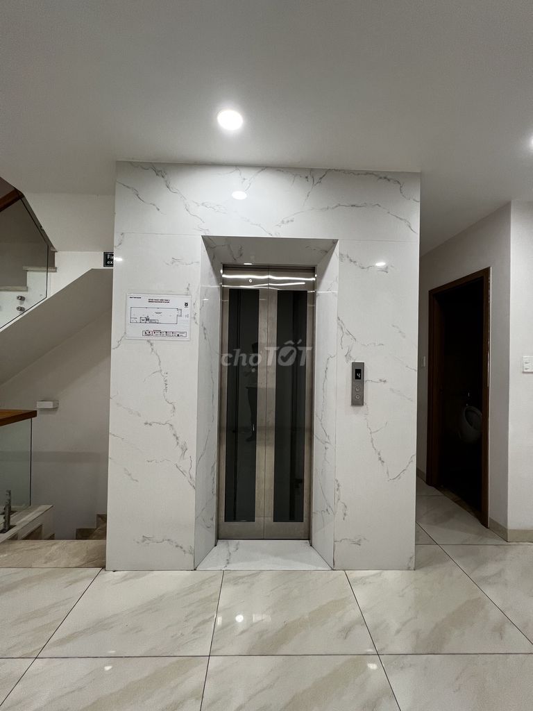 Thirty-five million shophouse laneview City 5 floors with elevators, air conditioning, in immediately.