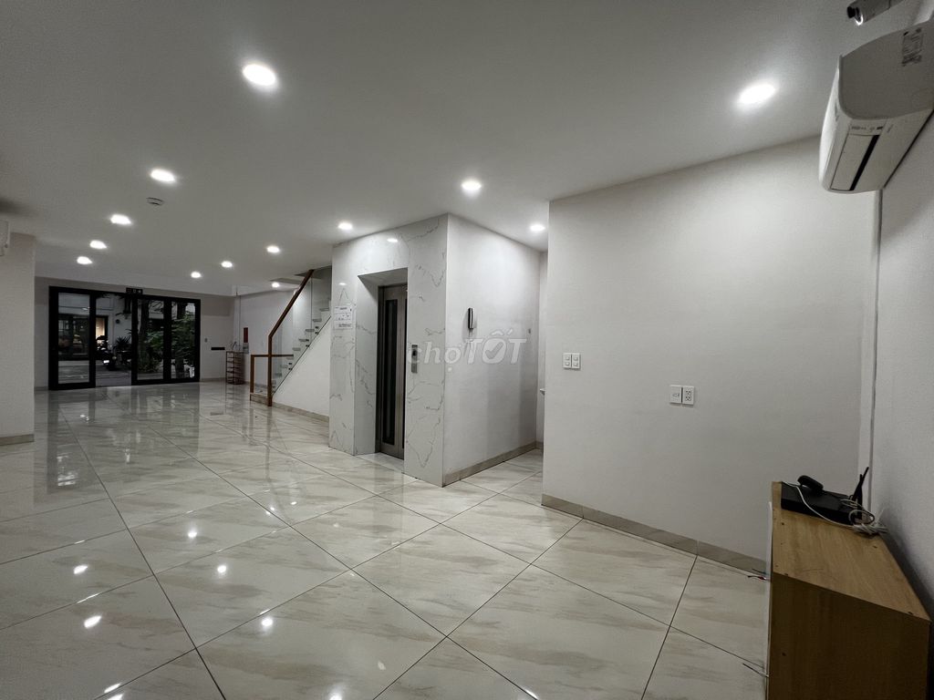 Thirty-five million shophouse laneview City 5 floors with elevators, air conditioning, in immediately.