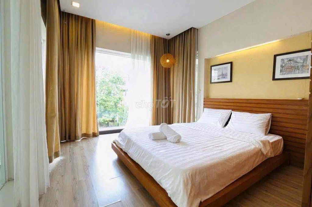 Rent a pool house in 7th, 5 full-size bedroom 70 million a month.