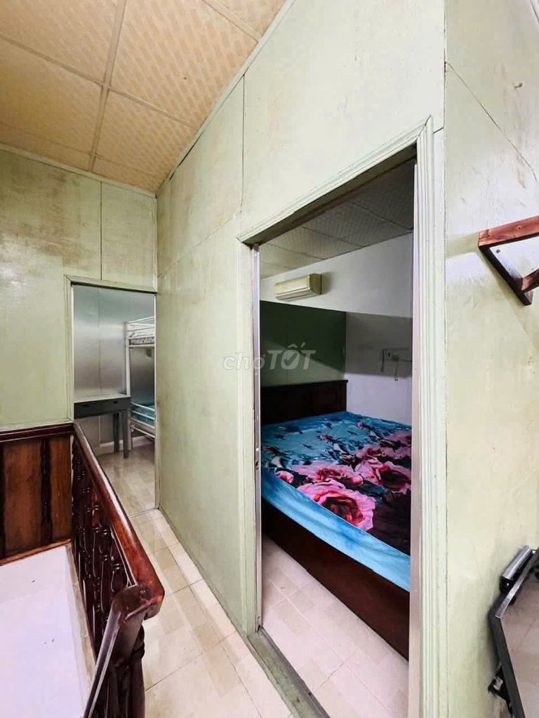 Rent the original two Bình Thạnh bedrooms, full interior, right in.