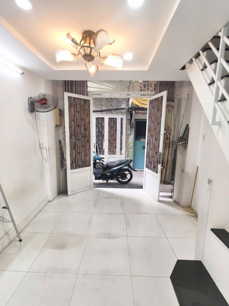 3rd floor 3th floor 3 bedroom 3 air air conditioning