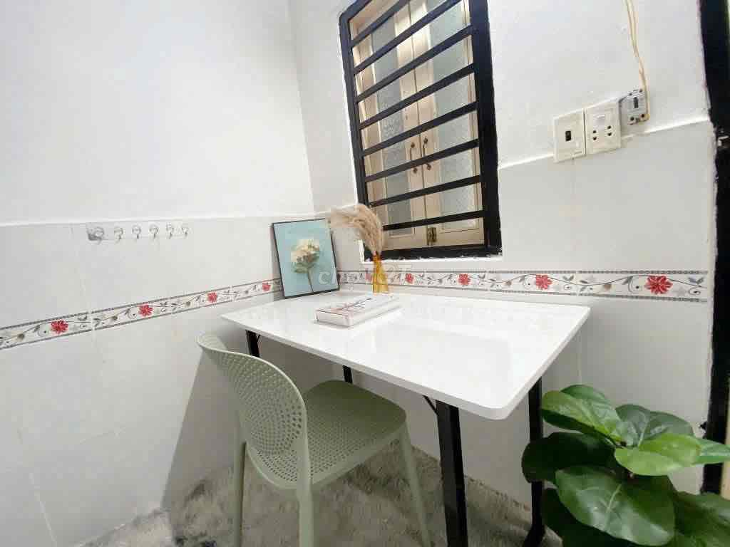 Internal Services apartment in Lê Văn Quới needs rent.