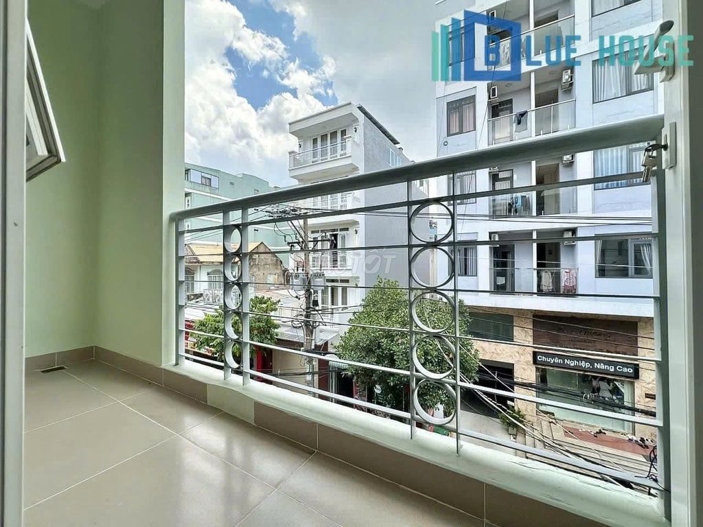 Private balcony, E Town 2, near the Ga station gate.