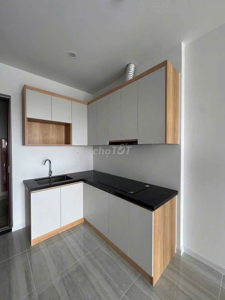 The people who went to work looking for the apartment under 5.7 million.