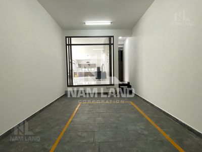 The 33-bm Street Cash House, 2 floors, 8 x 20 is only 35 million.