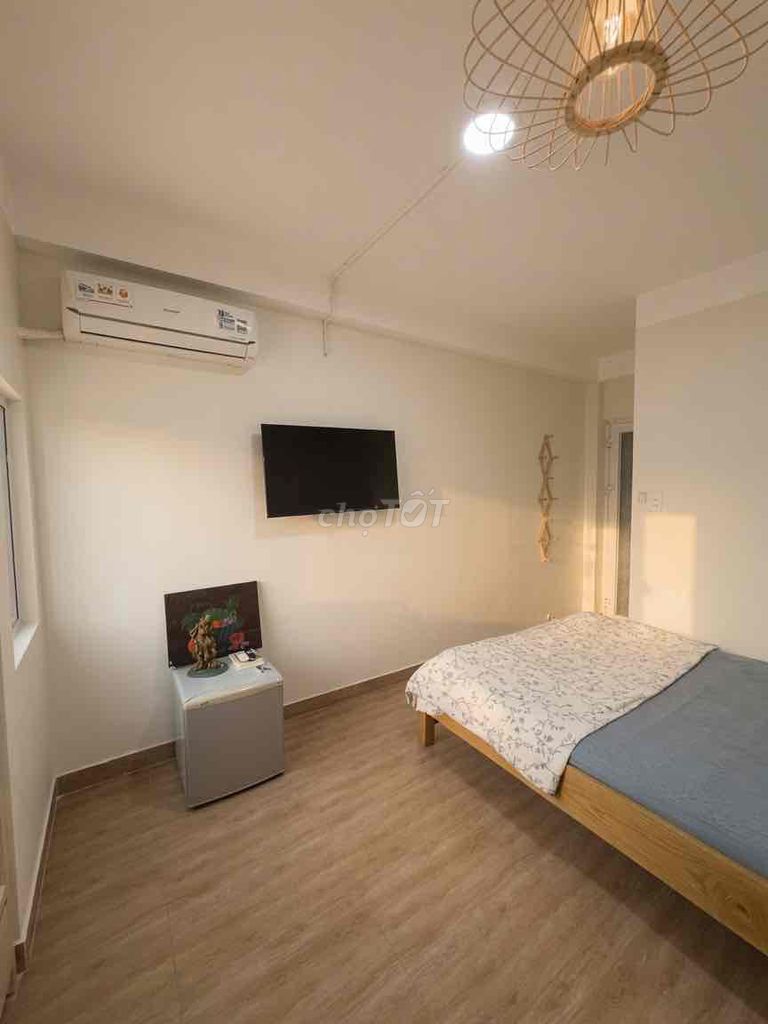 Rent a room at Cống Quỳnh 5 million3.