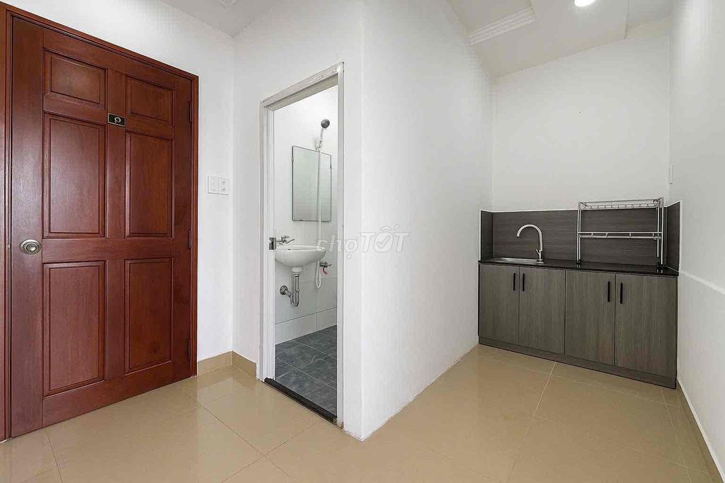 A Underprivileged Cooking Room Near Gtvt, Hutech,...