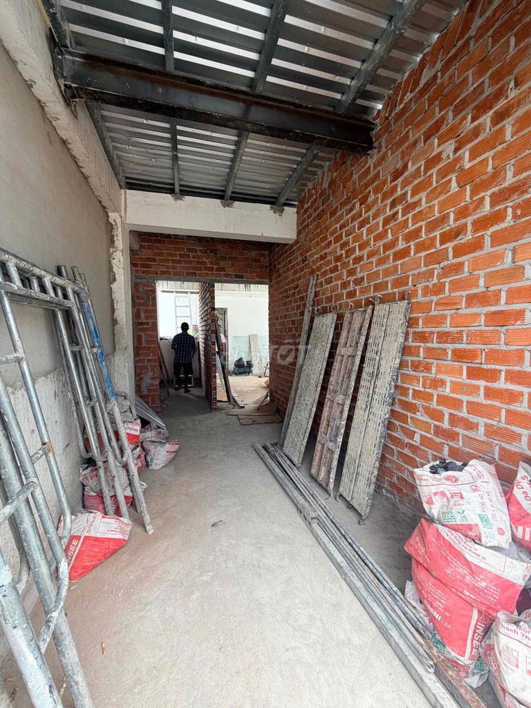 Rent Nguyễn Trãi, big market-- 2 bedrooms full of furniture,