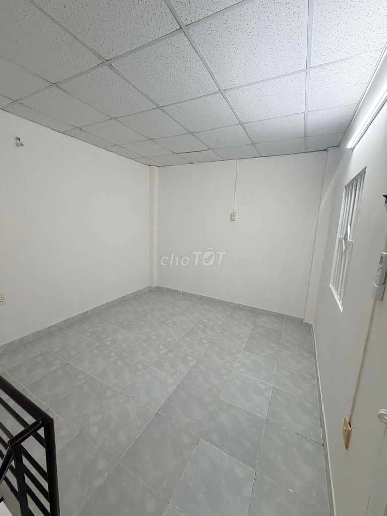 Renting Phạm Hữu Lầu District 7