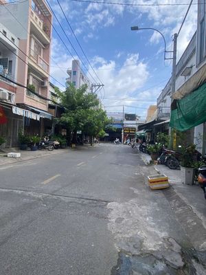 9 million_4 x18 m guard_Lê Niệm_for renting RYR Phú Thạnh Tân Phú district