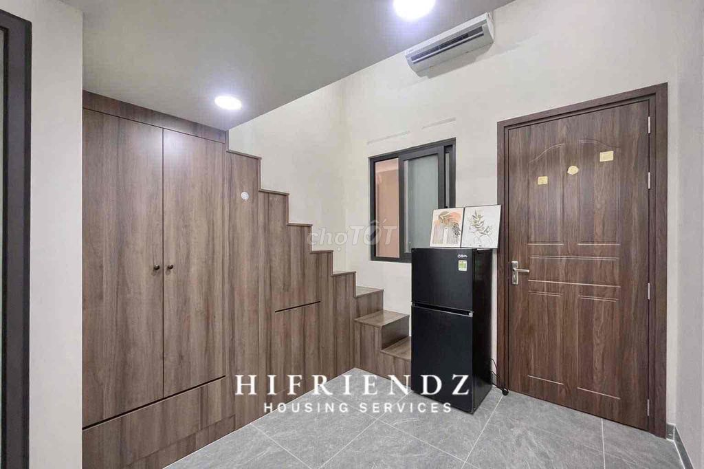 A MEDI full of furniture right here at luỹ bán bích - the sapphire phone