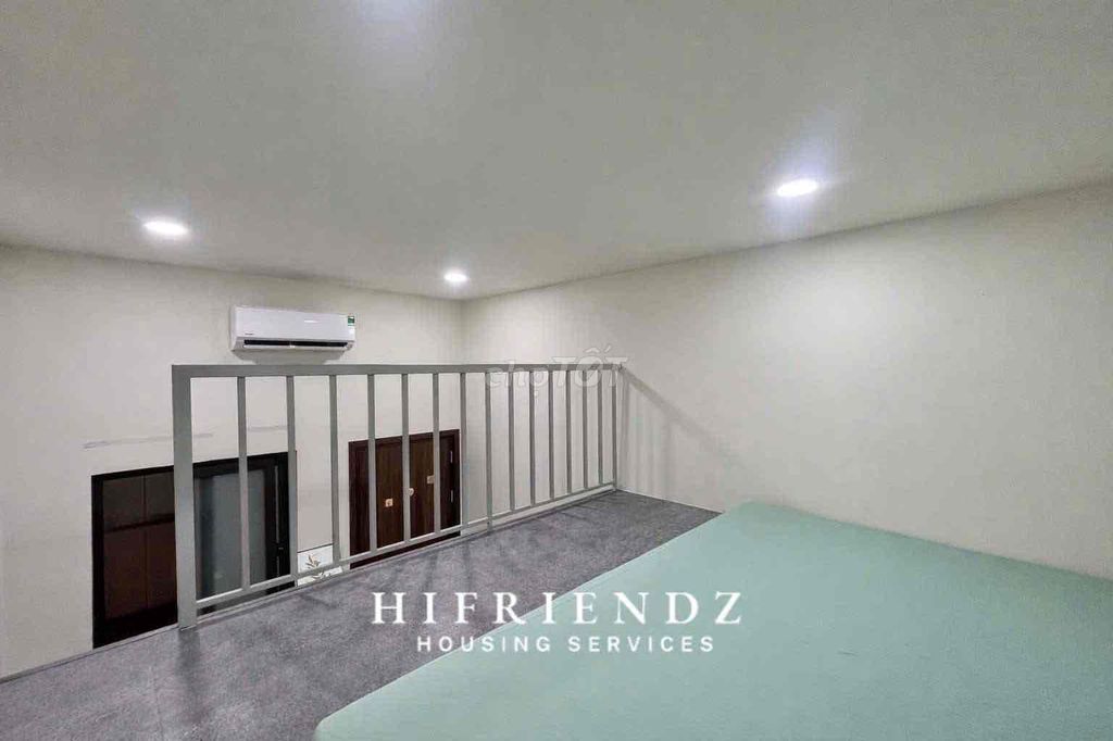 A MEDI full of furniture right here at luỹ bán bích - the sapphire phone