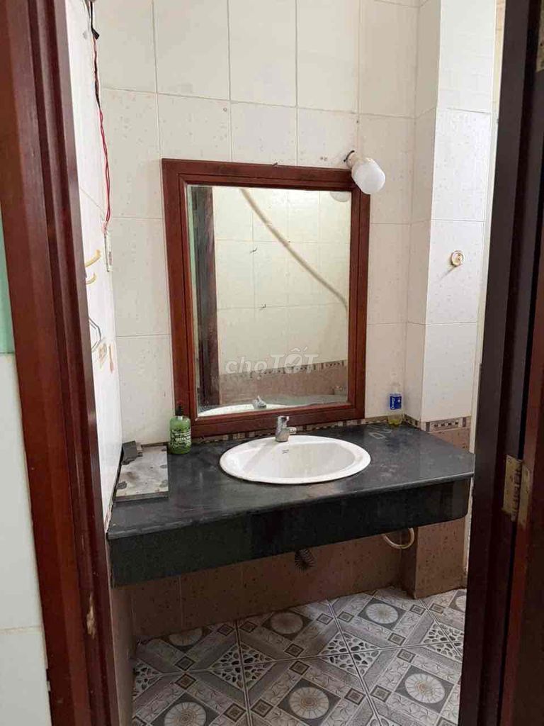 rent room 30 m2 at 3 x close to Nguyễn Văn Nghi