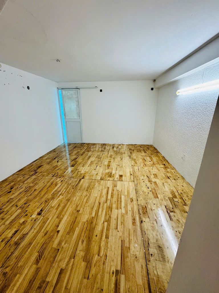 Rent room.