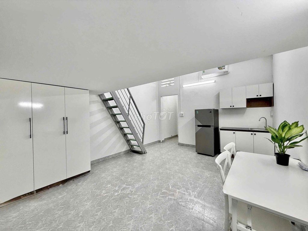GREE room 40 meters wide, full full with beautiful white furniture K300 Cộng Hoà