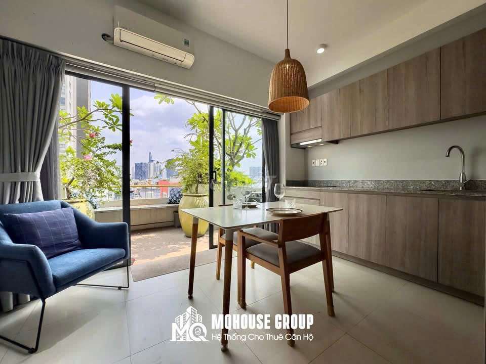 The Studio House is full of Võ Thị Sáu County 3 near the Lake and Turtles