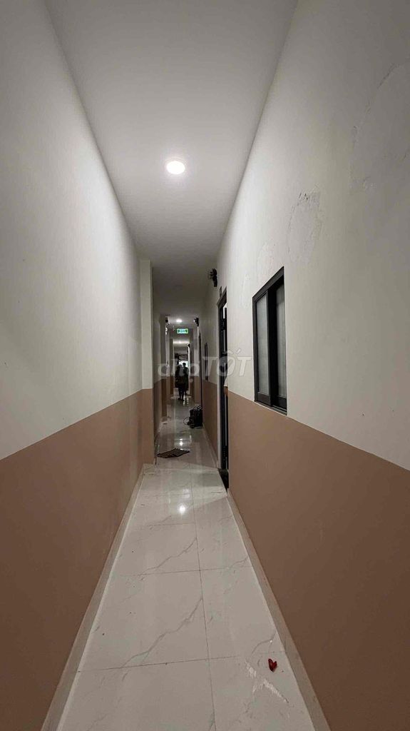 It's the owner who rents cheap apartments right here in the center of Tân Phú