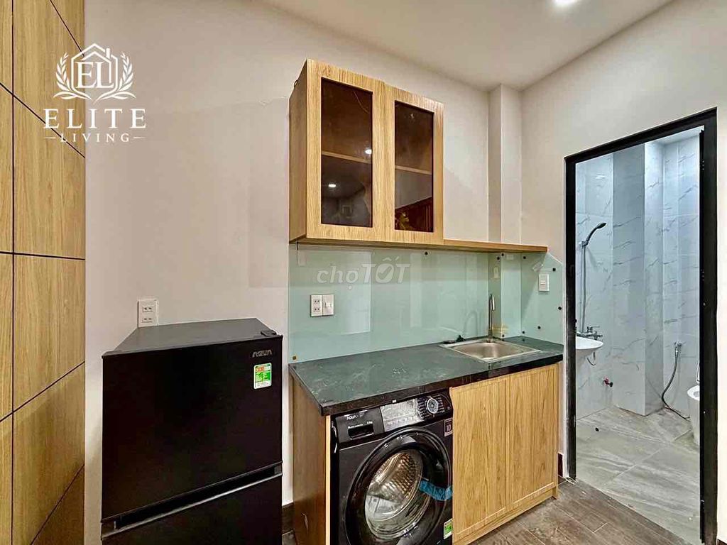 Open two bedrooms full of furniture near flower country park.
