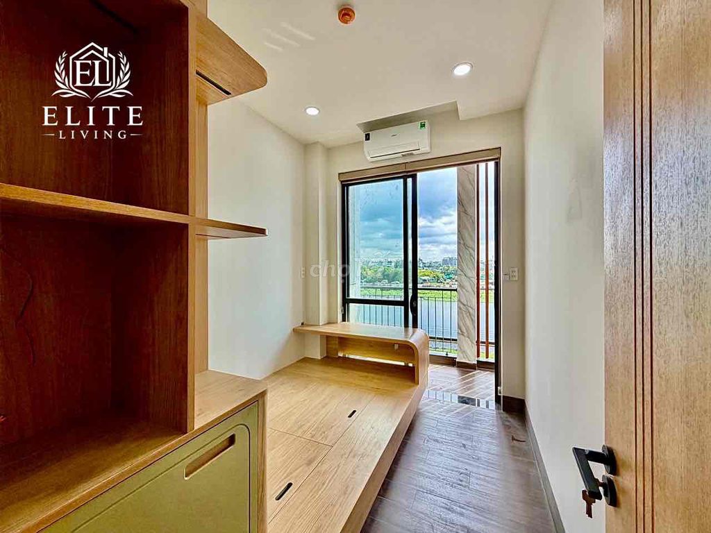 Open two bedrooms full of furniture near flower country park.