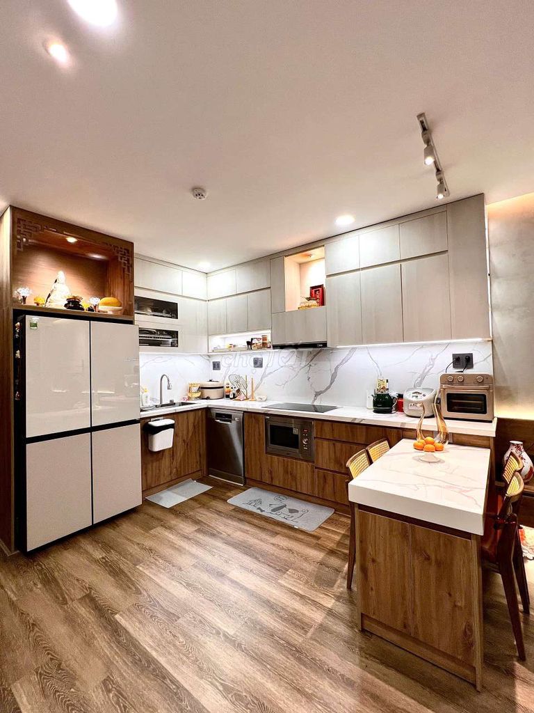 Rent The Western Capital-three bedrooms, two 187 7th and 13 million a month