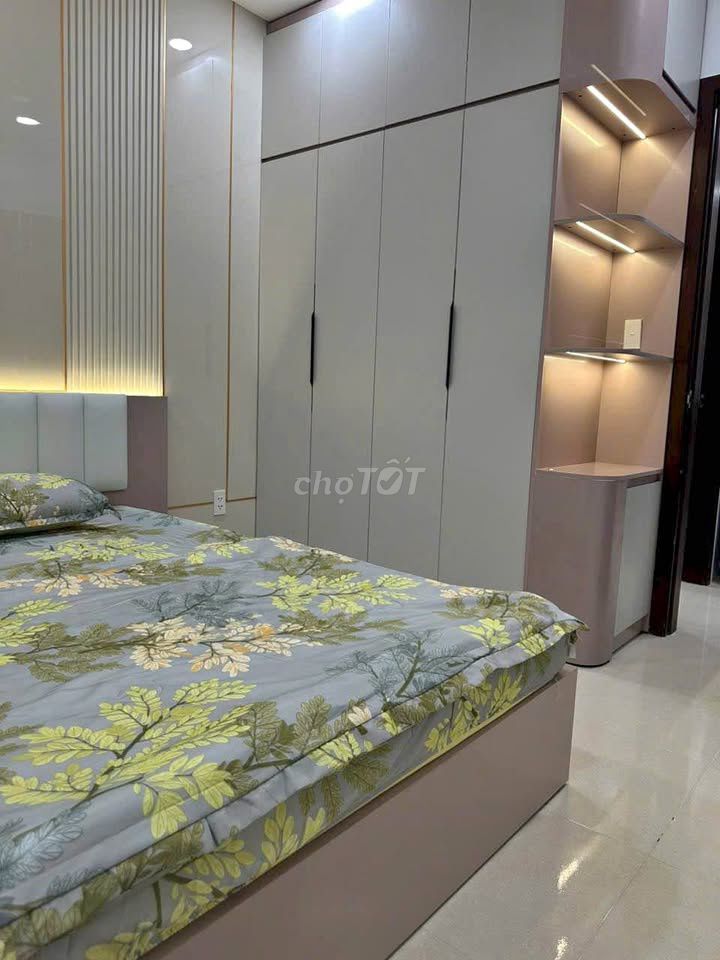 Rent C/c senior at Saigon Pearl-92 Nguyễn Hữu Cảnh at 18 million a month