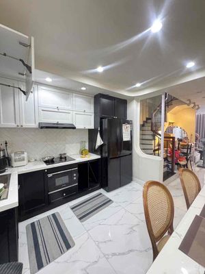 The Nguyễn Văn Khối alleyhouse is four bedrooms. One bedroom, four toilets.