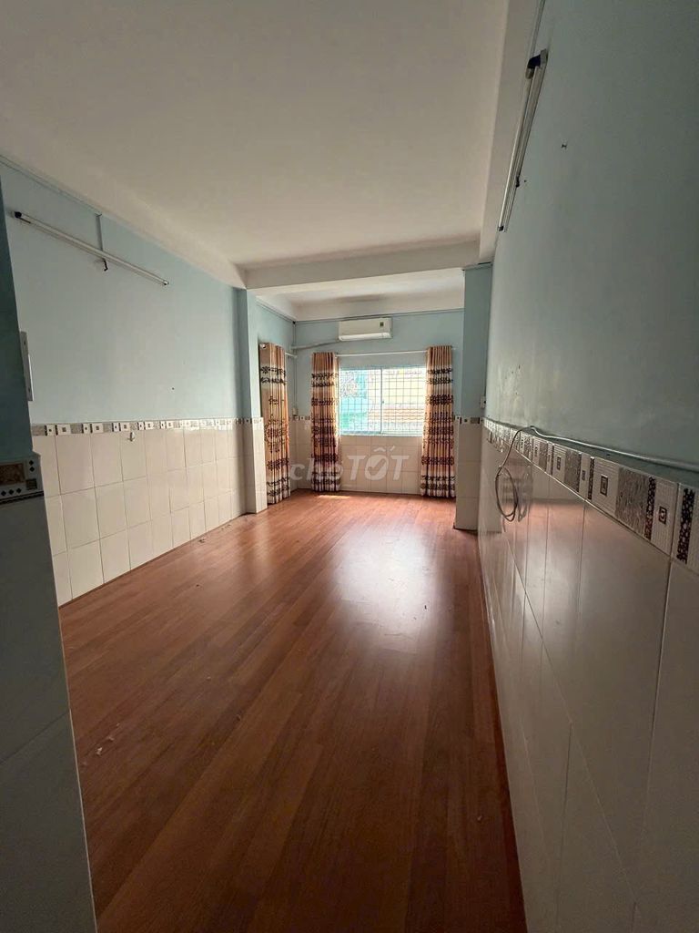 rented house near the board market