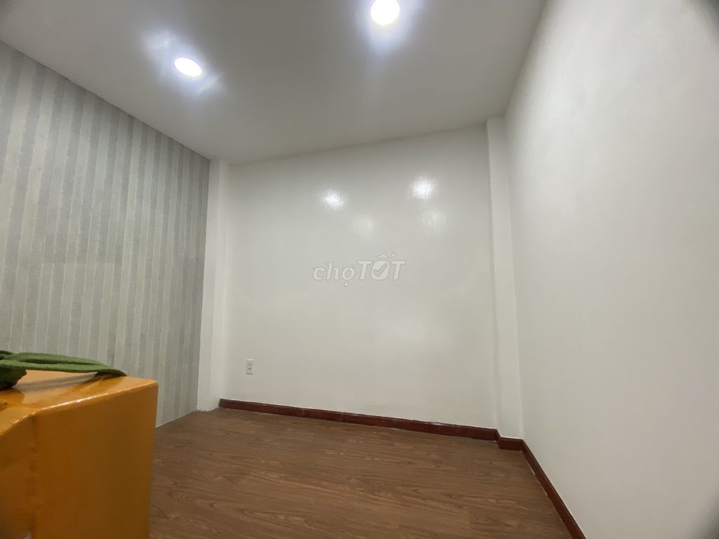Rent a whole house in one floor.