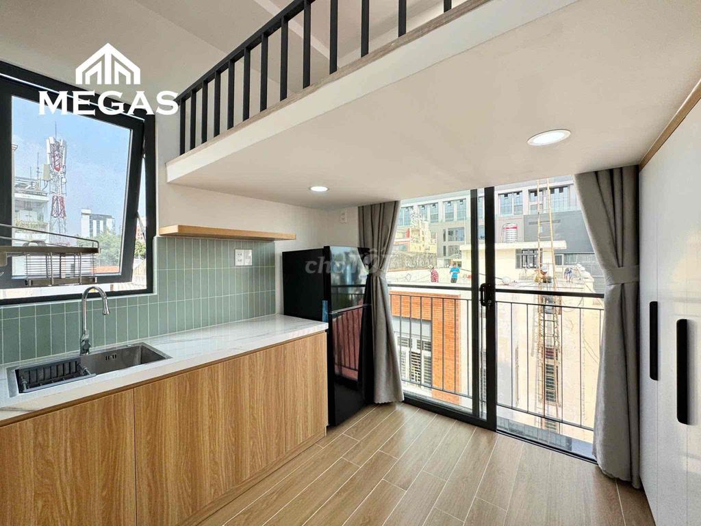 Rent an apartment/Palcons' apartment. A cheap one.