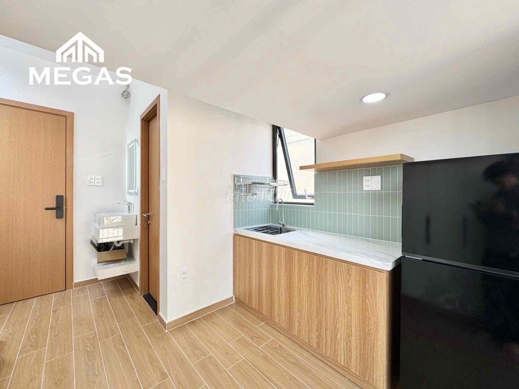 Rent an apartment/Palcons' apartment. A cheap one.