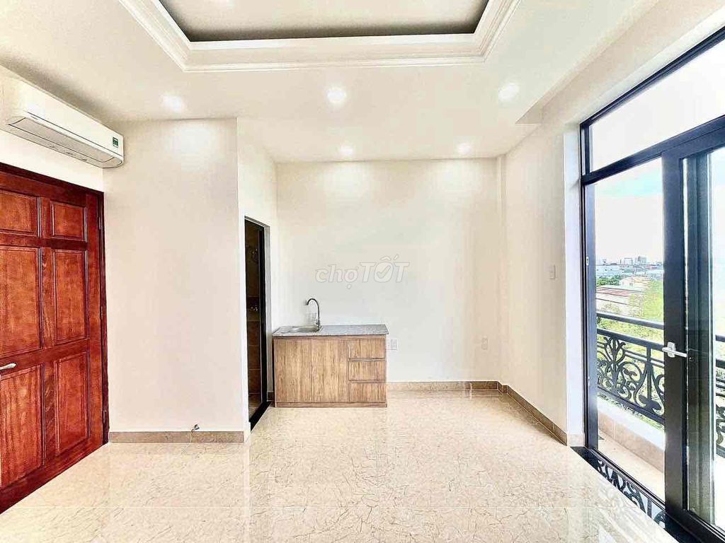 Studio balcony super broad to the wind, complete interior