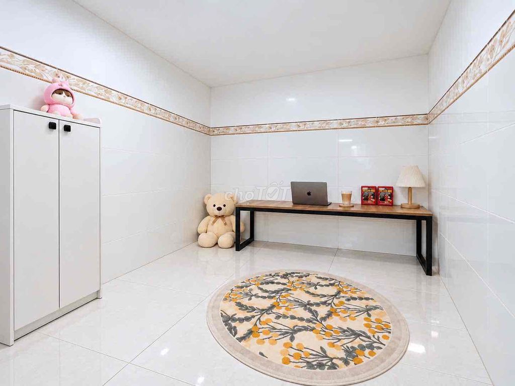 A full interior, sky window - K300 Tân Bình