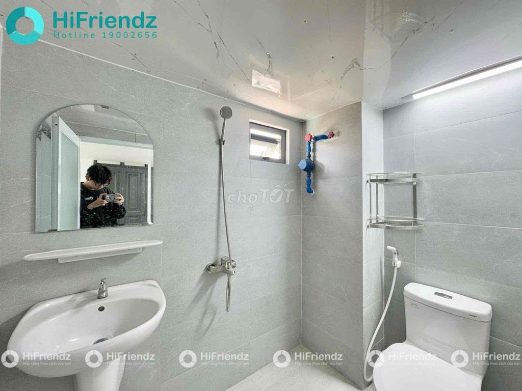 The airlocker's room is right behind your back.
