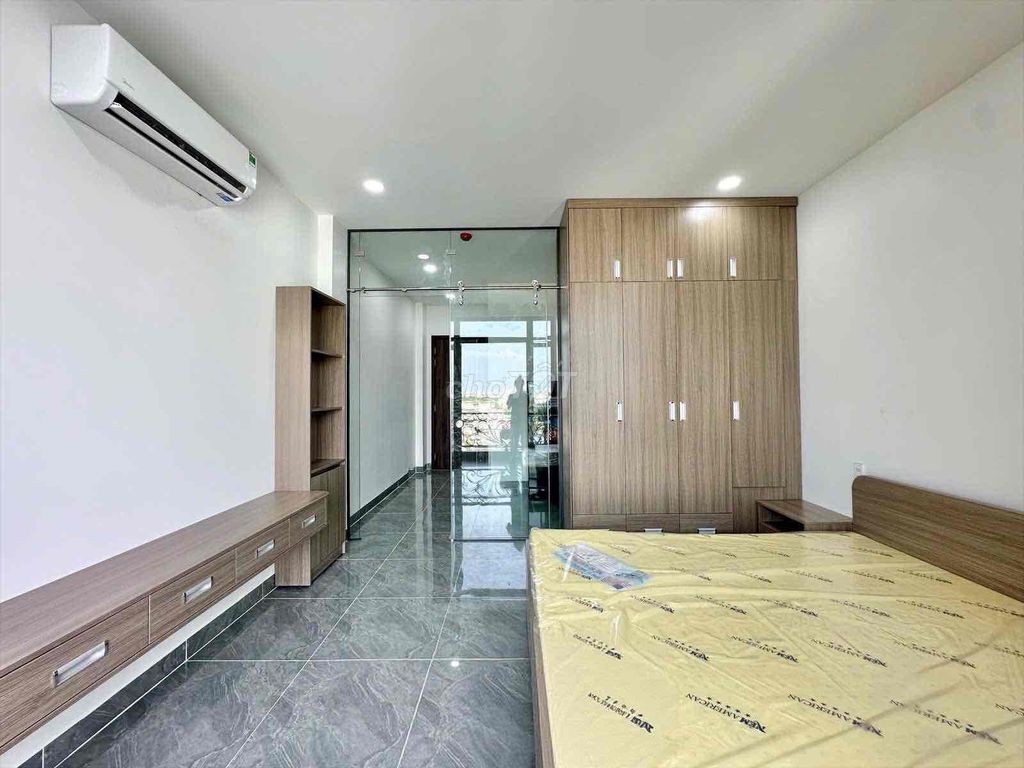 One bedroom plus one kitchen 40 meters, super tycol right at Gimble.