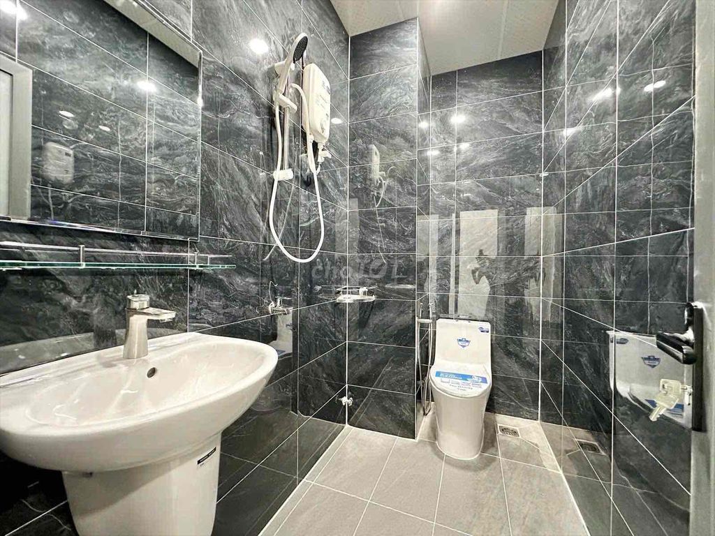 One bedroom plus one kitchen 40 meters, super tycol right at Gimble.