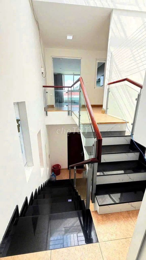 Renting four floors-- võ thị đặng, innovation, 7th District.