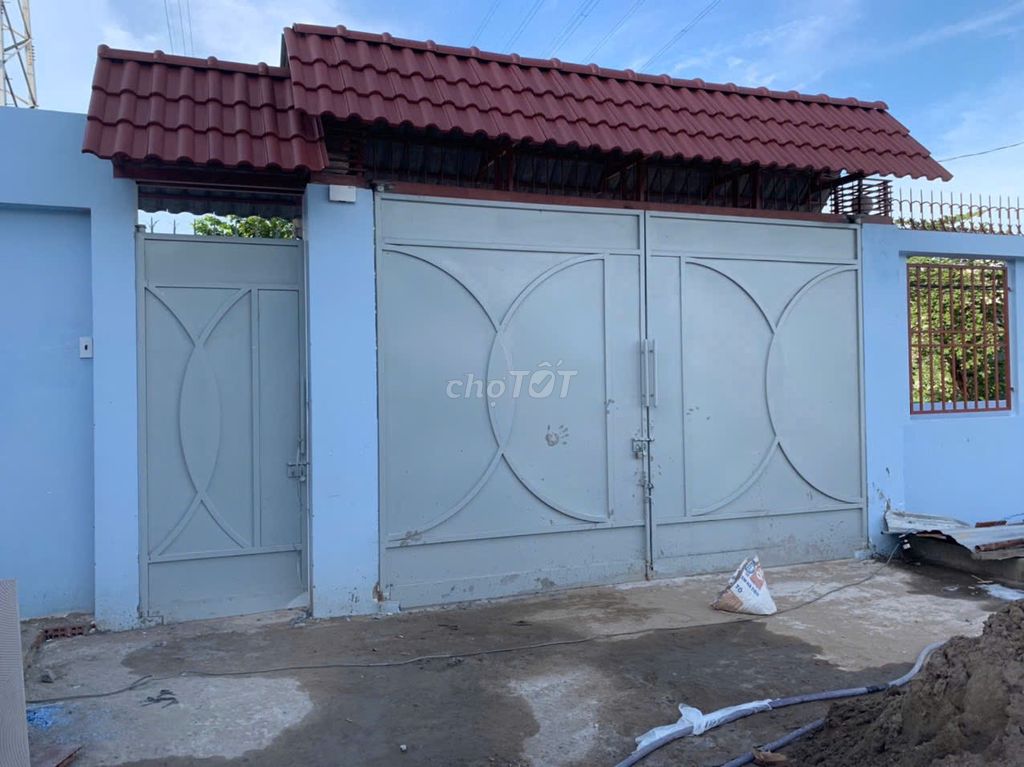 Rent a 300-M2 garden house, super-blow new building. 14 million a month.