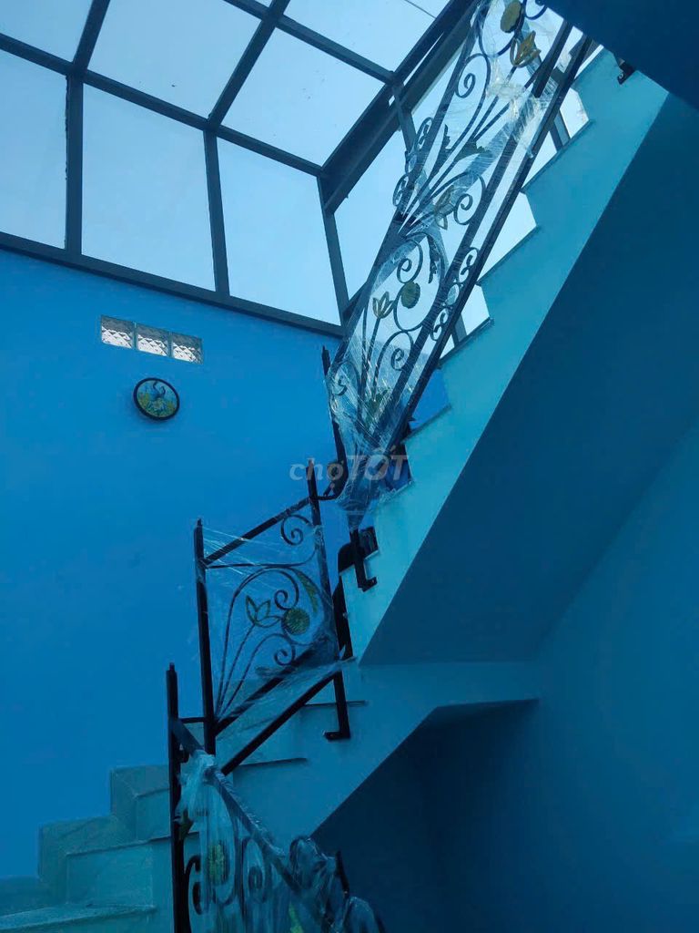 Rent a 300-M2 garden house, super-blow new building. 14 million a month.