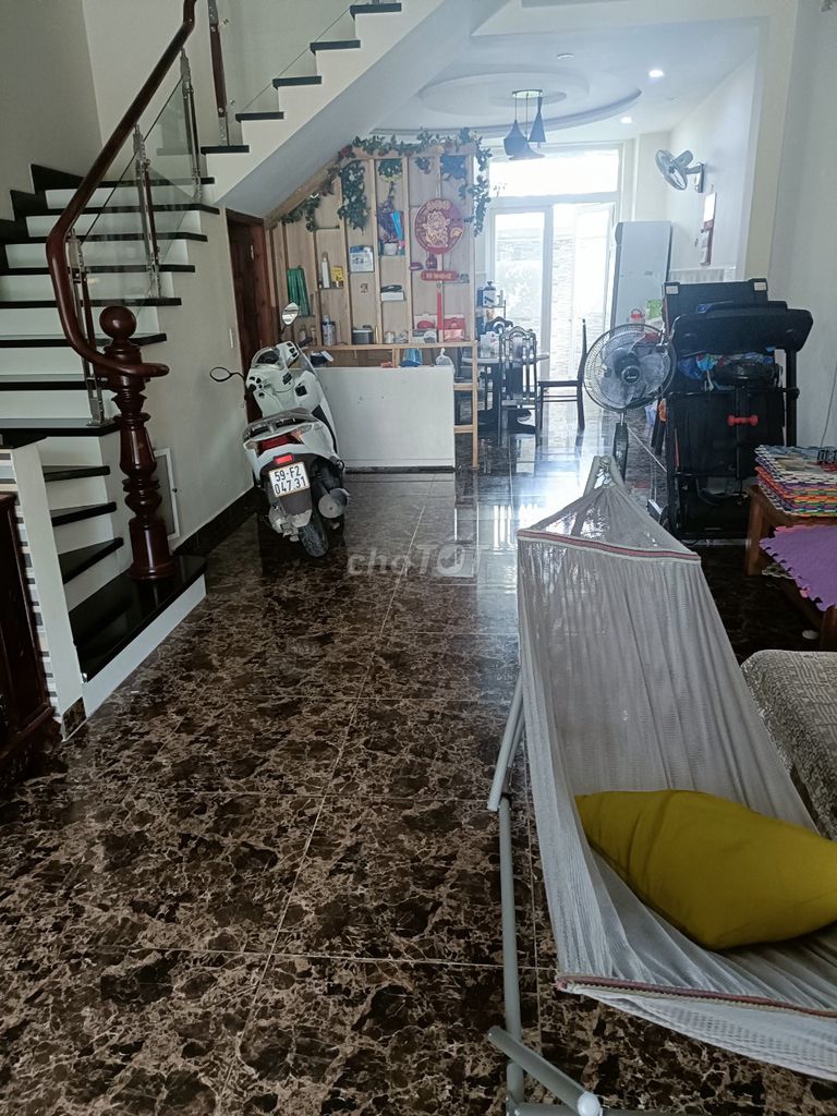 Rent the original house of ground, 2.5 floors suitable at the office