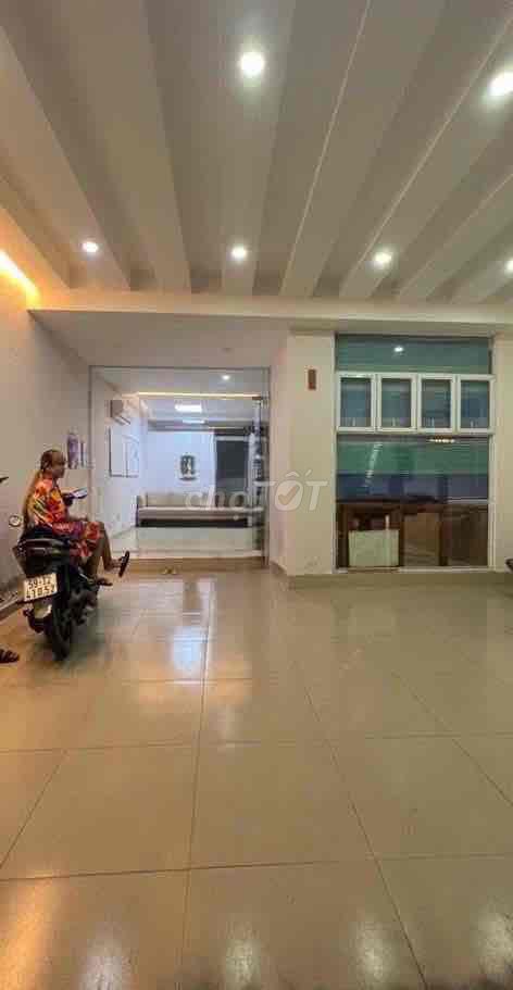 10-Bửu Long North Sea Hall. 15 million a month.