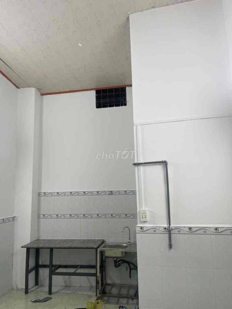 The underprivileged housing for renting 7 million feet 42 meters with a new air-cold machine painted 58/19/6 Thạch Lam