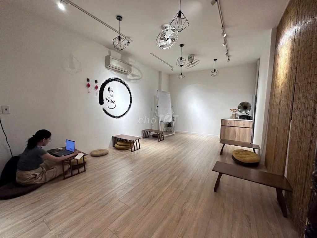 Rent 32/28 Đặng Văn Ngữ, qpn minus 10 M, yard, 30 million.