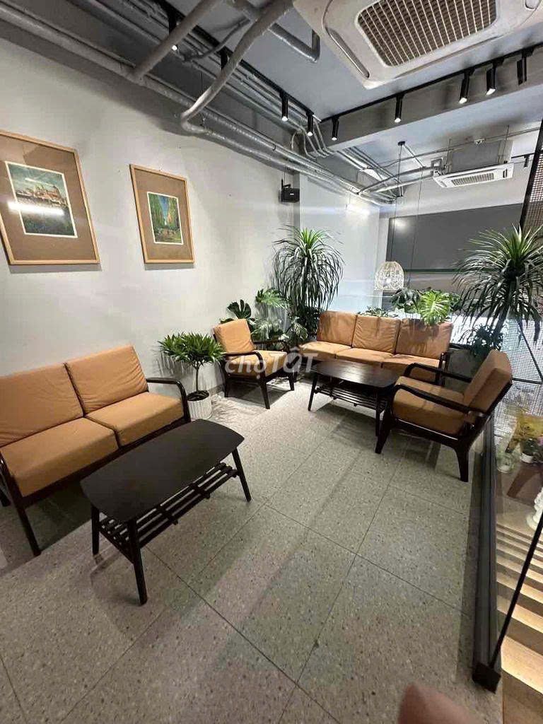 Rent a house 33 Nguyễn Gia Trí, qbt - 3 floors, 55 million