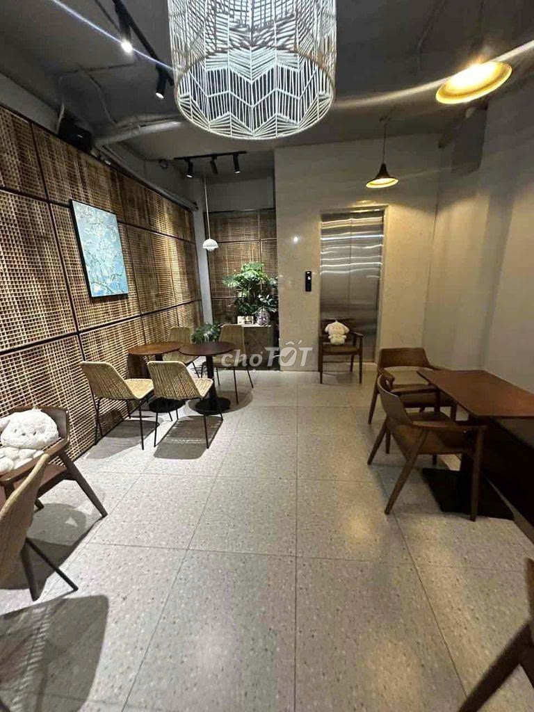 Rent a house 33 Nguyễn Gia Trí, qbt - 3 floors, 55 million