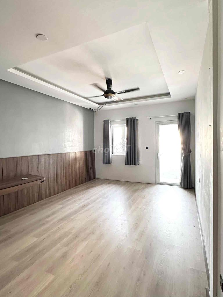 4 x17 2 4 4th floor bedroom.