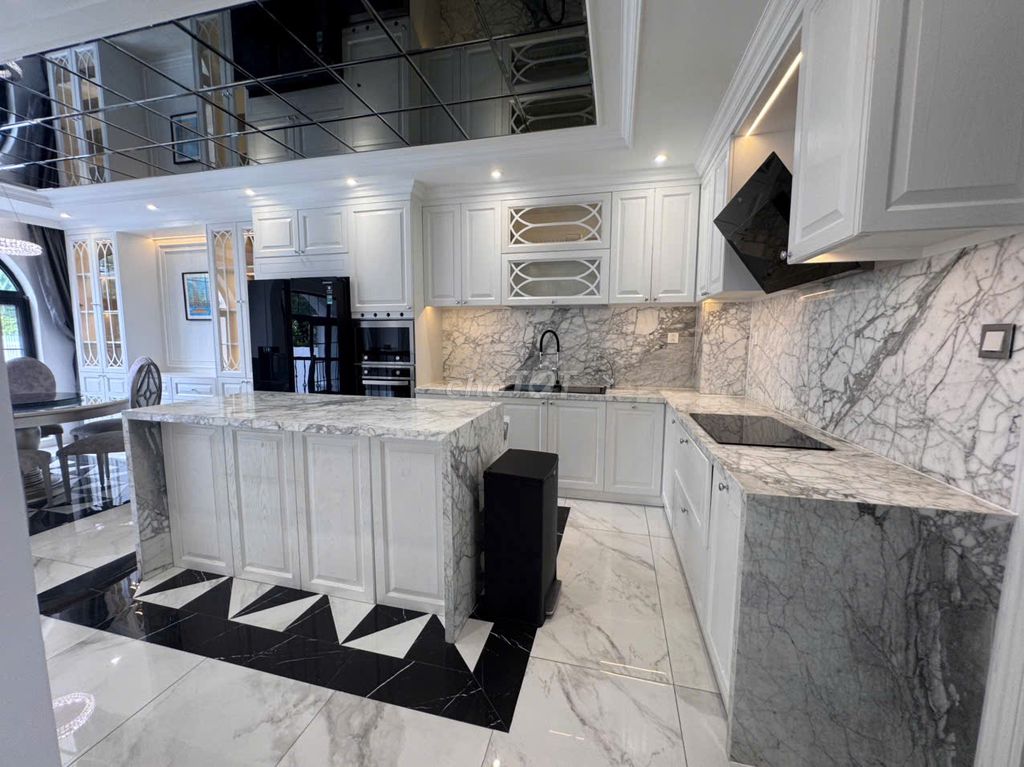 Rent a beautiful house - less furniture - four bedrooms - at 65 million a month.