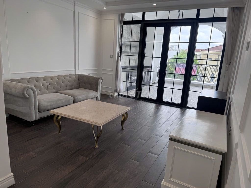 Rent a beautiful house - less furniture - four bedrooms - at 65 million a month.